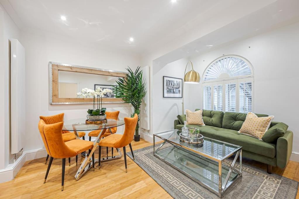 Chic Belgravia Hideaway With Private Patio 10 Mins To Harrods Londýn Exteriér fotografie